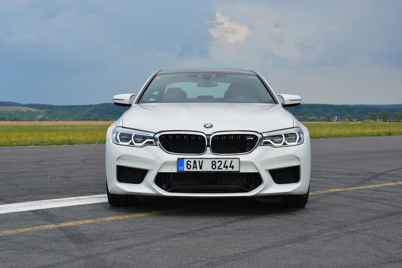 test BMW M5